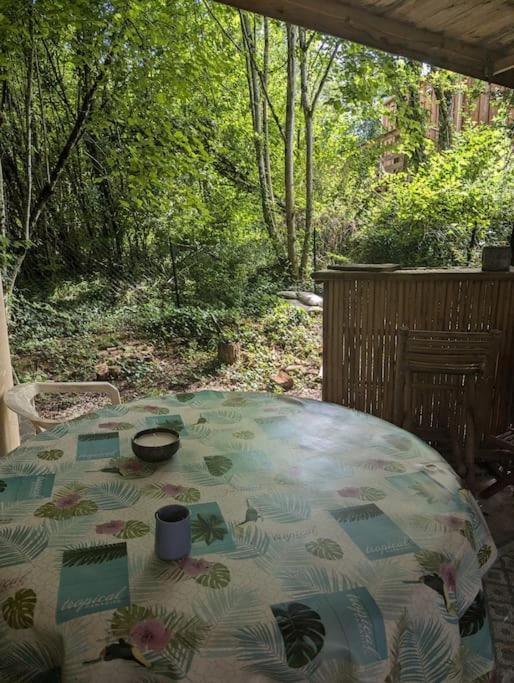 Gite Zen Dans Les Bois Blesignac Exterior photo