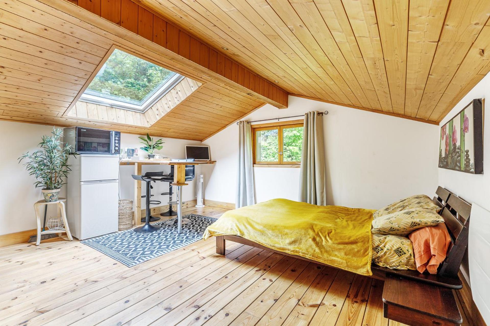 Gite Zen Dans Les Bois Blesignac Exterior photo