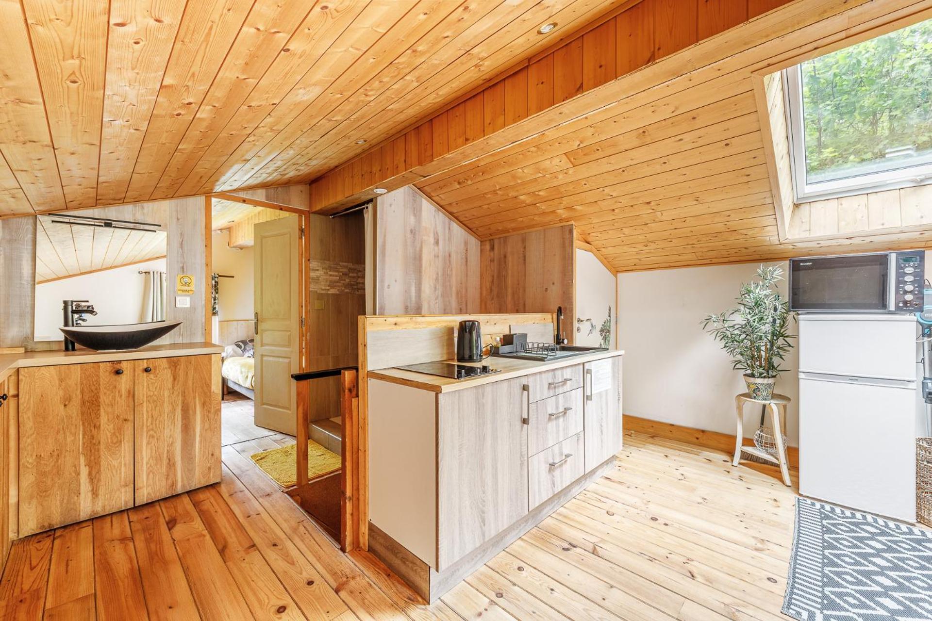 Gite Zen Dans Les Bois Blesignac Exterior photo